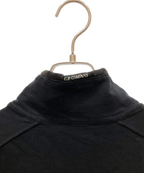 C.P COMPANY（シーピーカンパニー）C.P COMPANY (シーピーカンパニー) POLO COLLAR LIGHT FLEECE ブラック サイズ:SIZE Mの古着・服飾アイテム