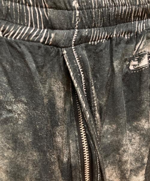 DIESEL（ディーゼル）DIESEL (ディーゼル) P-FERGY-PRINT-NEW パンツ グレー サイズ:SIZE 50の古着・服飾アイテム