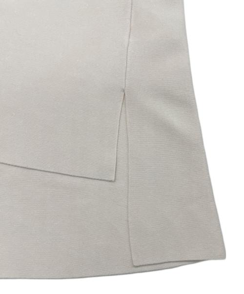 ADORE（アドーア）ADORE (アドーア) ドライストレッチフレアポンチョ ベージュ サイズ:Ⅿの古着・服飾アイテム