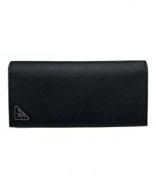 PRADA（プラダ）の古着「サフィアーノトライアングル財布」｜ブラック