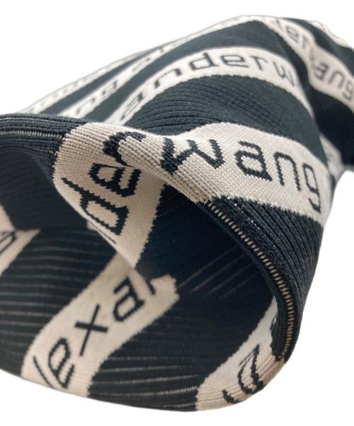 ALEXANDER WANG（アレキサンダー・ワン）ALEXANDER WANG (アレキサンダー・ワン) ロゴニットショルダーバッグ ホワイト×ブラックの古着・服飾アイテム