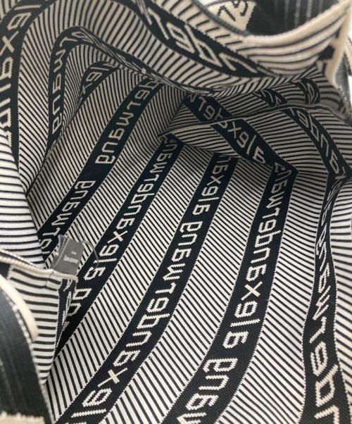 ALEXANDER WANG（アレキサンダー・ワン）ALEXANDER WANG (アレキサンダー・ワン) ロゴニットショルダーバッグ ホワイト×ブラックの古着・服飾アイテム