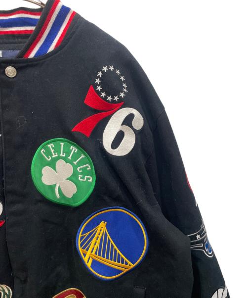 JH Design（ジェイエイチデザイン）JH Design (ジェイエイチデザイン) NBA (エヌビーエー) チームロゴ刺繍スタジャン ブラック サイズ:XLの古着・服飾アイテム