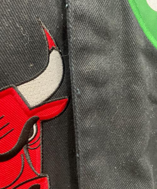 JH Design（ジェイエイチデザイン）JH Design (ジェイエイチデザイン) NBA (エヌビーエー) チームロゴ刺繍スタジャン ブラック サイズ:XLの古着・服飾アイテム