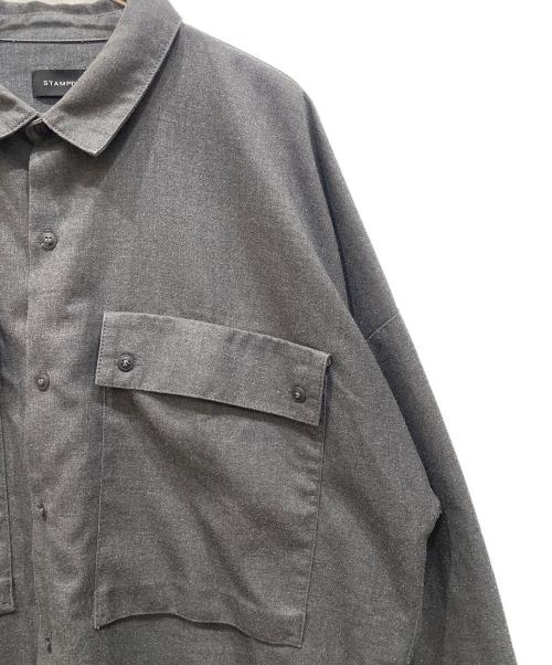STAMPD（スタンプド）STAMPD (スタンプド) Berlin Button Up Shir グレー サイズ:SIZE Mの古着・服飾アイテム