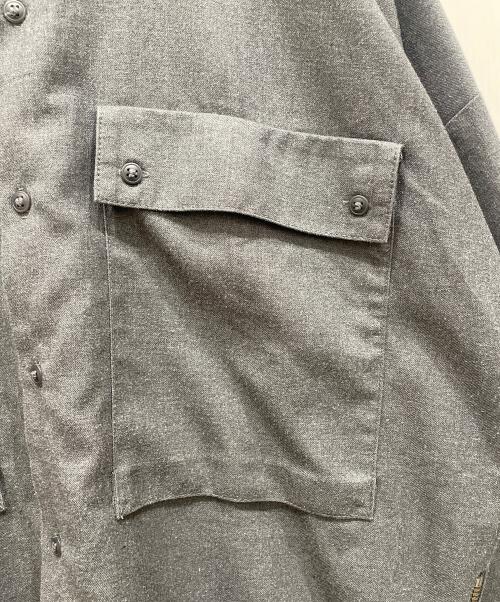 STAMPD（スタンプド）STAMPD (スタンプド) Berlin Button Up Shir グレー サイズ:SIZE Mの古着・服飾アイテム