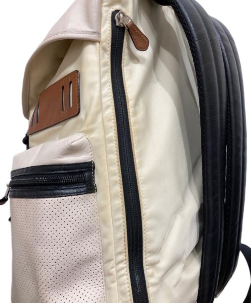 COACH（コーチ）COACH (コーチ) バックパック ホワイトの古着・服飾アイテム
