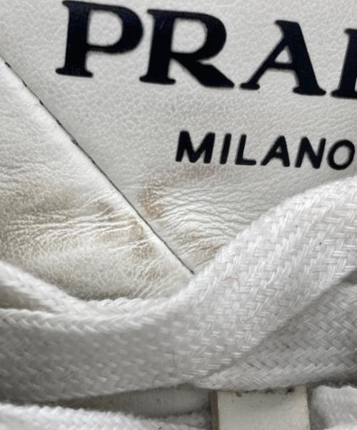 PRADA（プラダ）PRADA (プラダ) ローカットスニーカー ベージュ サイズ:SIZE 35.5の古着・服飾アイテム