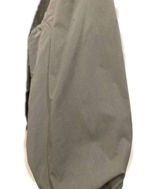 YORI（ヨリ）yori (ヨリ) コットンバックリボンブラウス グレー サイズ:SIZE 36の古着・服飾アイテム