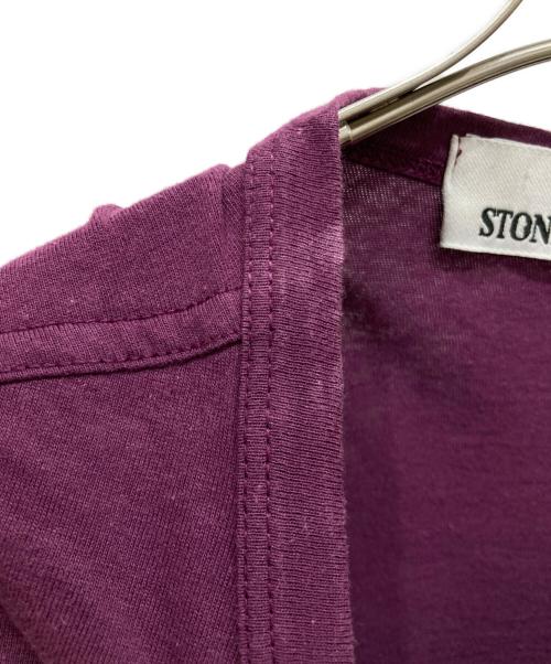 STONE ISLAND（ストーンアイランド）STONE ISLAND (ストーンアイランド) ロゴ刺繍VネックTシャツ パープル サイズ:SIZE Sの古着・服飾アイテム