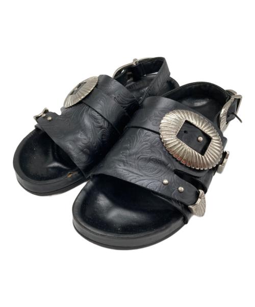 TOGA PULLA（トーガ プルラ）TOGA PULLA (トーガ プルラ) メタルエンボスサンダル ブラック サイズ:SIZE 36の古着・服飾アイテム