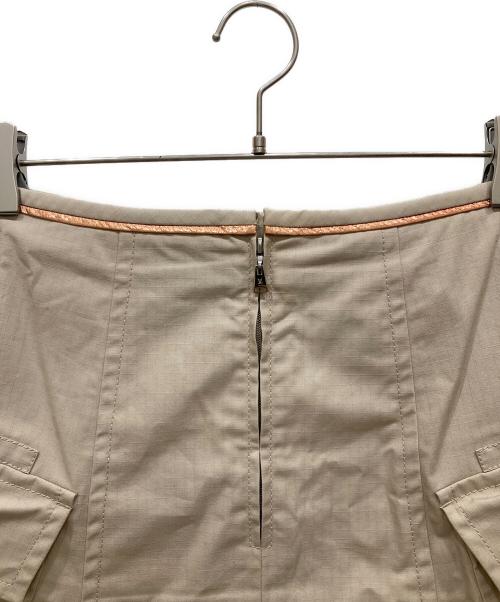 LOUIS VUITTON（ルイ ヴィトン）LOUIS VUITTON (ルイ ヴィトン) カーゴスカート ベージュ サイズ:SIZE 36の古着・服飾アイテム