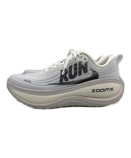NIKE（ナイキ）NIKE (ナイキ) ローカットスニーカー　Air Zoom Vomero Plus 'Run' ホワイト サイズ:SIZE 27.5cmの古着・服飾アイテム