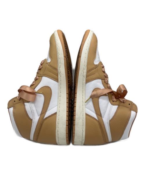 NIKE（ナイキ）NIKE (ナイキ) WMNS AIR JORDAN 1 RETRO HIGH OG PRALINE ベージュ×ホワイト サイズ:28.5の古着・服飾アイテム
