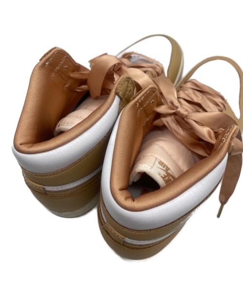 NIKE（ナイキ）NIKE (ナイキ) WMNS AIR JORDAN 1 RETRO HIGH OG PRALINE ベージュ×ホワイト サイズ:28.5の古着・服飾アイテム
