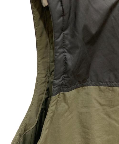 THE NORTH FACE（ザ ノース フェイス）THE NORTH FACE (ザ ノース フェイス) TRANSBAY中綿ベスト カーキ×ブラック サイズ:SIZE M 未使用品の古着・服飾アイテム