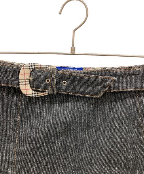 BURBERRY BLUE LABEL（バーバリー ブルー レーベル）BURBERRY BLUE LABEL (バーバリー ブルー レーベル) ベルト付デニムスカート ブラック サイズ:SIZE 38の古着・服飾アイテム