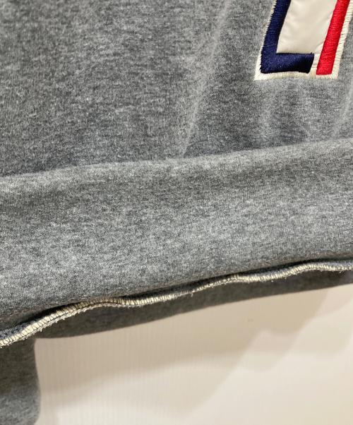 MONCLER（モンクレール）MONCLER (モンクレール) ロゴ刺繍プルオーバーパーカー グレー サイズ:SIZE Sの古着・服飾アイテム