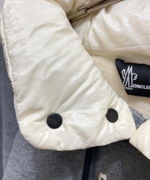 MONCLER（モンクレール）MONCLER (モンクレール) ロゴ刺繍プルオーバーパーカー グレー サイズ:SIZE Sの古着・服飾アイテム