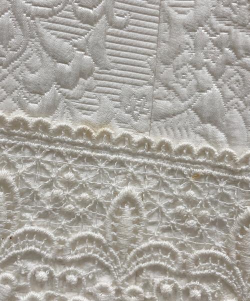 DOLCE & GABBANA（ドルチェ＆ガッバーナ）DOLCE & GABBANA (ドルチェ＆ガッバーナ) エンブロイダリー 刺繍 スカート ホワイト サイズ:SIZE 40の古着・服飾アイテム