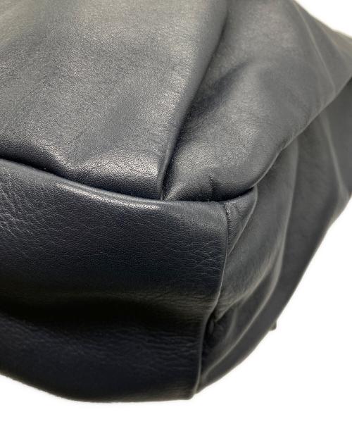CAMPER（カンペール）CAMPER (カンペール) GLOBOレザーバックパック ネイビーの古着・服飾アイテム