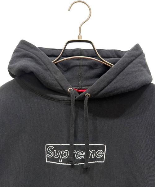 SUPREME（シュプリーム）Supreme (シュプリーム) KAWS (カウズ) Chalk Logo Hooded Sweatshirt ブラック サイズ:SIZE Mの古着・服飾アイテム