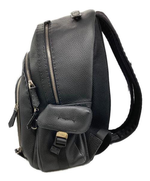 FENDI（フェンディ）FENDI (フェンディ) ラウンドレザーリュック ブラックの古着・服飾アイテム