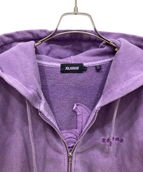 X-LARGE（エクストララージ）X-LARGE (エクストララージ) PIGMENT DYED EMBOSS LOGO ZIP HOODED SWEAT パープル サイズ:SIZE Lの古着・服飾アイテム