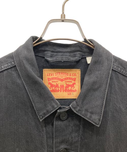 LEVI'S（リーバイス）LEVI'S (リーバイス) ブラックデニムトラッカージャケット ブラック サイズ:SIZE Lの古着・服飾アイテム