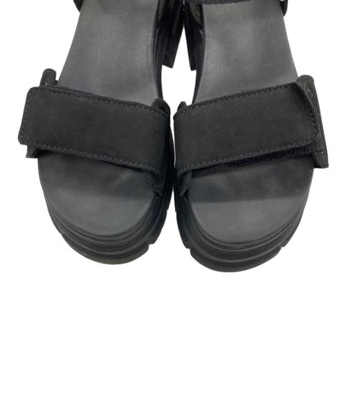 UGG（アグ）UGG (アグ) Snidel (スナイデル) Ashton Ankle ストラップサンダル ブラック サイズ:SIZE 25cmの古着・服飾アイテム