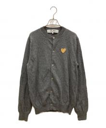 PLAY COMME des GARCONS（プレイコムデギャルソン）の古着「Round Neck Cardigan With Gold Emblem Medium Gray」｜グレー