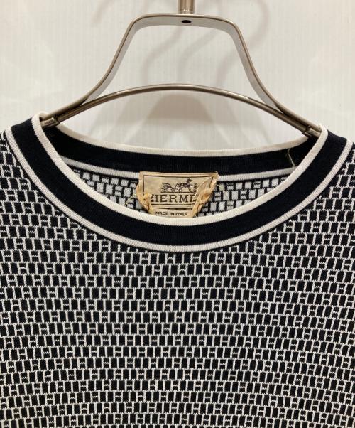 HERMES（エルメス）HERMES (エルメス) Hロゴ総柄半袖ニット ホワイト×ブラック サイズ:SIZE Mの古着・服飾アイテム