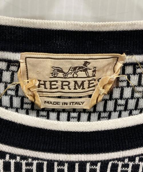 HERMES（エルメス）HERMES (エルメス) Hロゴ総柄半袖ニット ホワイト×ブラック サイズ:SIZE Mの古着・服飾アイテム