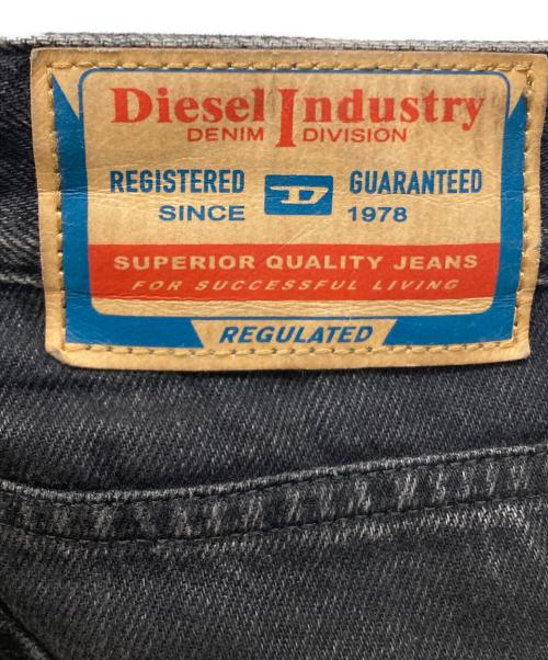 DIESEL（ディーゼル）DIESEL (ディーゼル) ローウェスト Relaxed Jeans ブラック サイズ:SIZE 24の古着・服飾アイテム