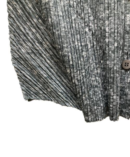 ISSEY MIYAKE（イッセイミヤケ）ISSEY MIYAKE (イッセイミヤケ) 総柄ノースリーブブラウス グレー サイズ:SIZE 3の古着・服飾アイテム