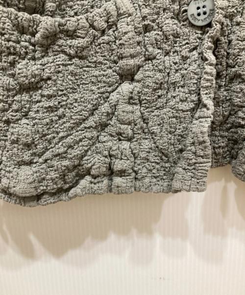 ISSEY MIYAKE me（イッセイ ミヤケ ミー）ISSEY MIYAKE me (イッセイ ミヤケ ミー) カリフラワージャケット グレー サイズ:不明の古着・服飾アイテム