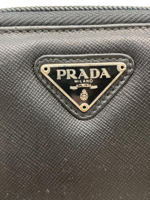 PRADA（プラダ）PRADA (プラダ) サフィアーノラウンドファスナー財布 ブラックの古着・服飾アイテム