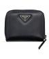 PRADA（プラダ）の古着「サフィアーノラウンドファスナー財布」｜ブラック