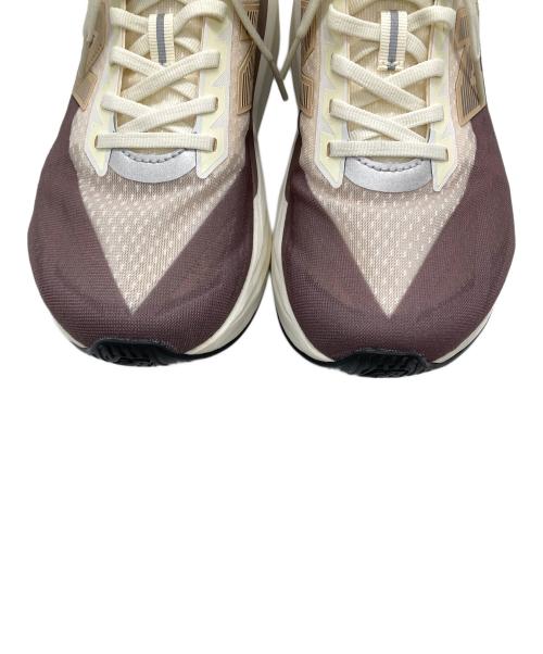 NEW BALANCE（ニューバランス）NEW BALANCE (ニューバランス) ローカットスニーカー　FuelCell Rebel ホワイト×ブラウン サイズ:SIZE 27.5cmの古着・服飾アイテム
