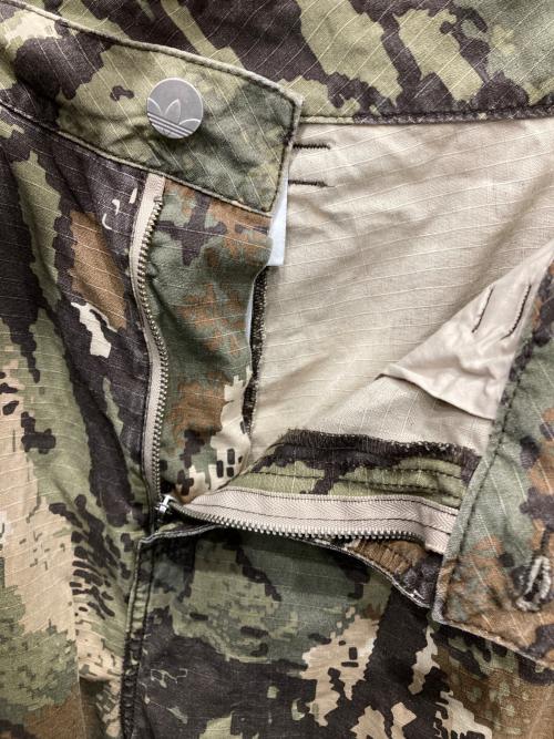 adidas（アディダス）adidas (アディダス) マルチカラー ジップオフ・カーゴ・パンツ カーキ サイズ:SIZE XLの古着・服飾アイテム