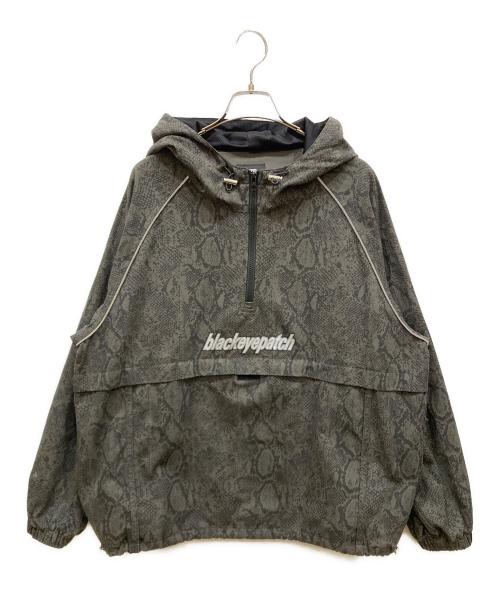 BlackEyePatch（ブラックアイパッチ）BlackEyePatch (ブラックアイパッチ) LOWERCASE LOGO PYTHON ANORAK カーキ サイズ:SIZE Lの古着・服飾アイテム