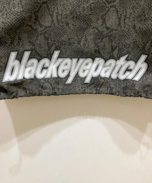 BlackEyePatch（ブラックアイパッチ）BlackEyePatch (ブラックアイパッチ) LOWERCASE LOGO PYTHON ANORAK カーキ サイズ:SIZE Lの古着・服飾アイテム