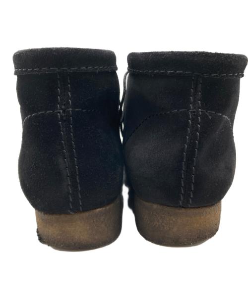 CLARKS（クラークス）CLARKS (クラークス) UNDERCOVER (アンダーカバー) Wallaby Chaos/Balance スエードブーツ ブラック サイズ:SIZE 26.5cmの古着・服飾アイテム