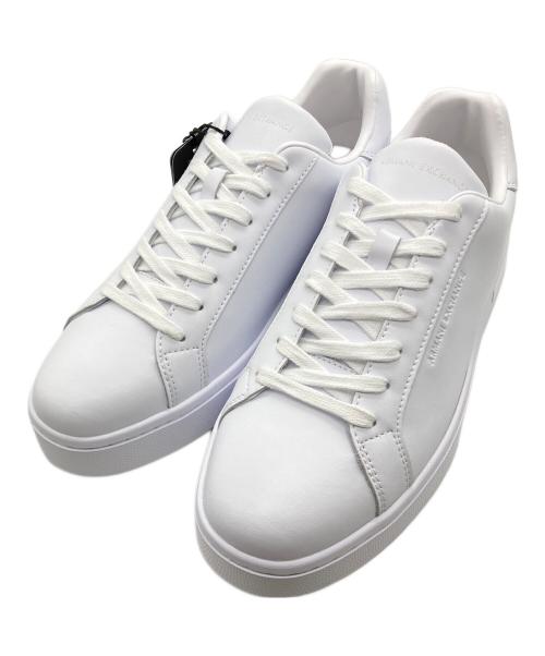 ARMANI EXCHANGE（アルマーニ エクスチェンジ）ARMANI EXCHANGE (アルマーニ エクスチェンジ) AXロゴ レースアップスニーカー ホワイト サイズ:SIZE 42 未使用品の古着・服飾アイテム