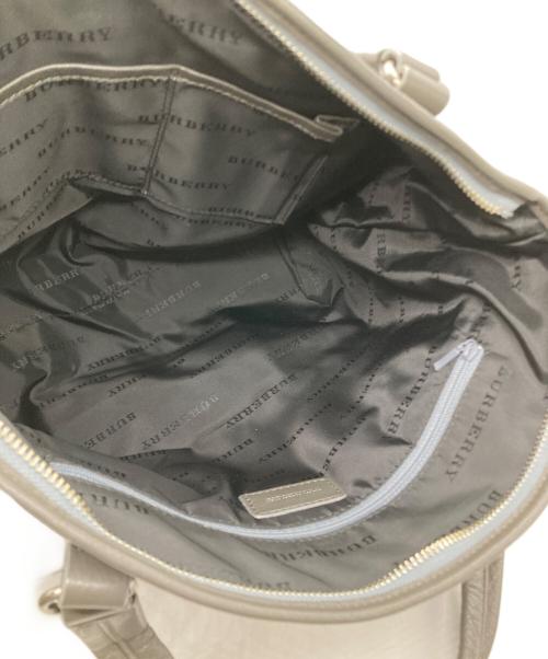 BURBERRY（バーバリー）BURBERRY (バーバリー) エンボス加工レザートートバッグ グレーの古着・服飾アイテム
