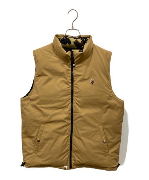 A BATHING APE（アベイシングエイプ）A BATHING APE (アベイシングエイプ) Camo Reversible Down Vest オリーブ サイズ:Mの古着・服飾アイテム