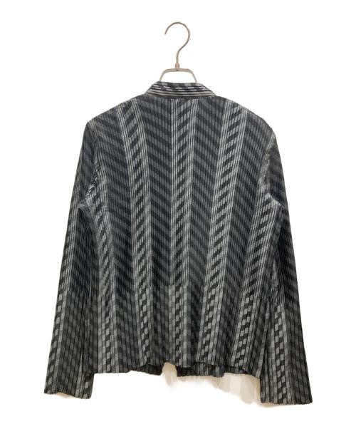 ISSEY MIYAKE（イッセイミヤケ）ISSEY MIYAKE (イッセイミヤケ) 総柄プリーツジャケット ブラック サイズ:SIZE 3の古着・服飾アイテム