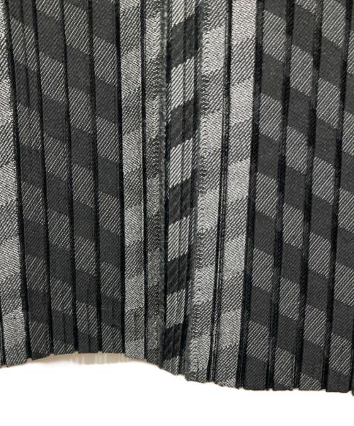 ISSEY MIYAKE（イッセイミヤケ）ISSEY MIYAKE (イッセイミヤケ) 総柄プリーツジャケット ブラック サイズ:SIZE 3の古着・服飾アイテム