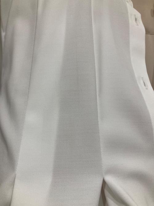ADORE（アドーア）ADORE (アドーア) ドライハイツイストワンピース ホワイト サイズ:SIZE 38の古着・服飾アイテム