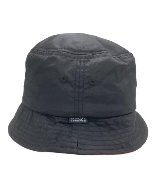 MM6 Maison Margiela（エムエムシックスメゾンマルジェラ）MM6 Maison Margiela (エムエムシックスメゾンマルジェラ) バケットハット ブラック×オレンジの古着・服飾アイテム